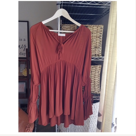 ✨HP✨Burnt Orange Slit Sleeve Tunic Top - Picture 4 of 6
